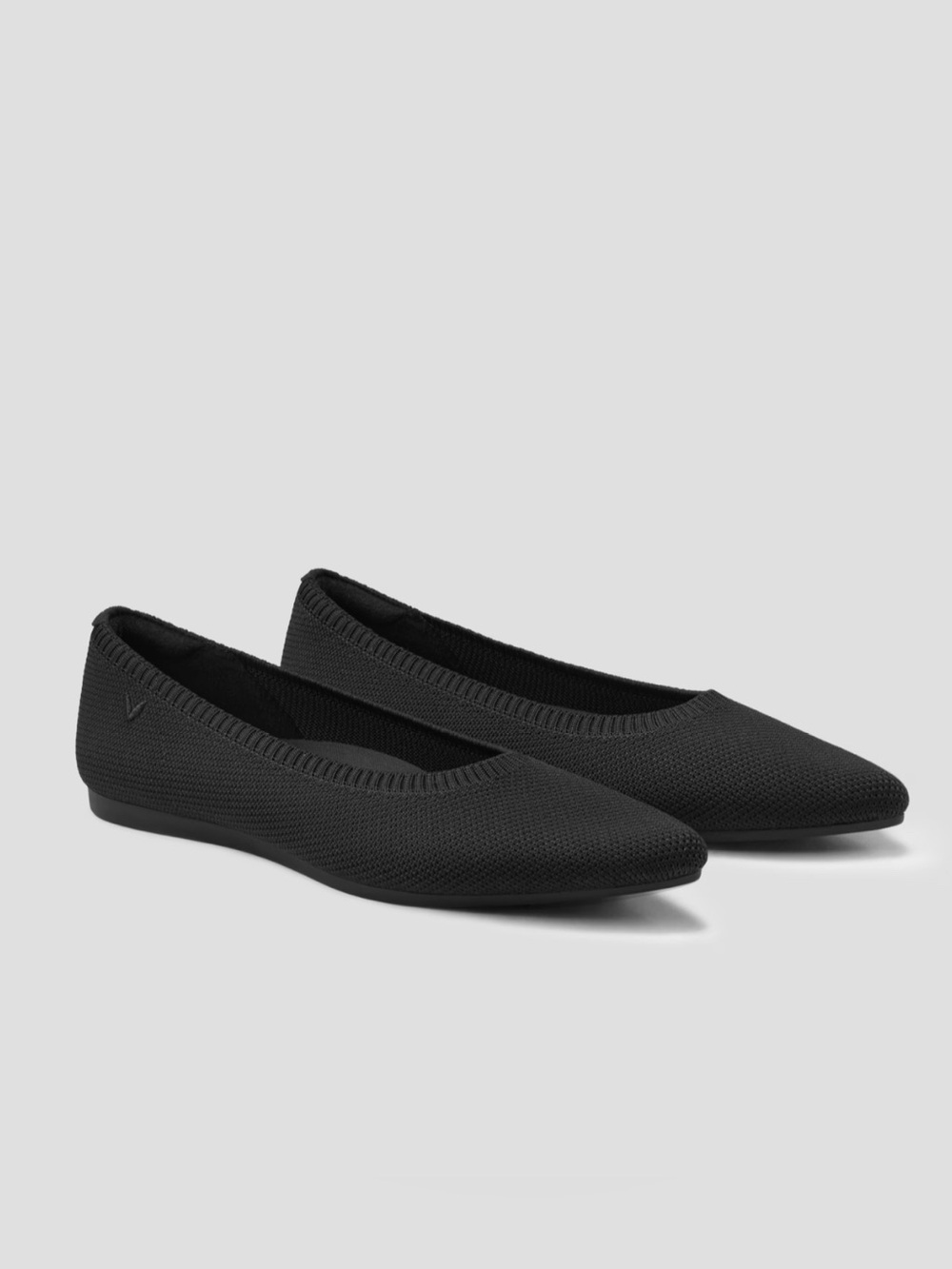 Vivaia NWT Aria 5 Degree Pointed Toe Ballet Flats Black size 9.5
